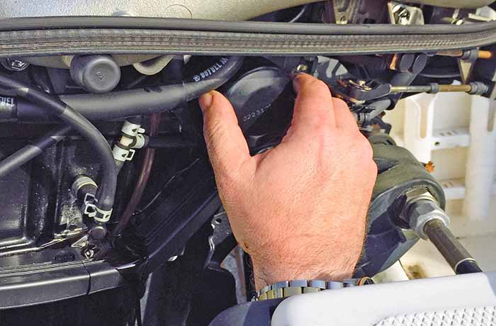 Removing old oil filter