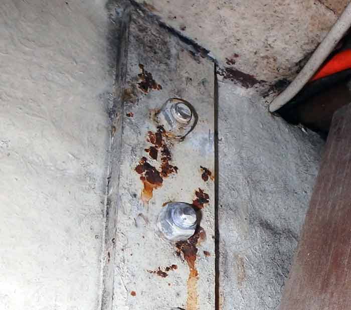 Corroded chainplate
