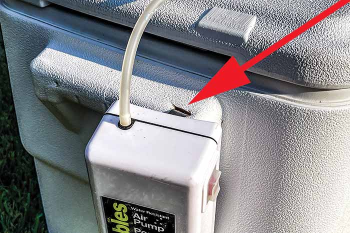 Livewell Step 3: Mount the aerator